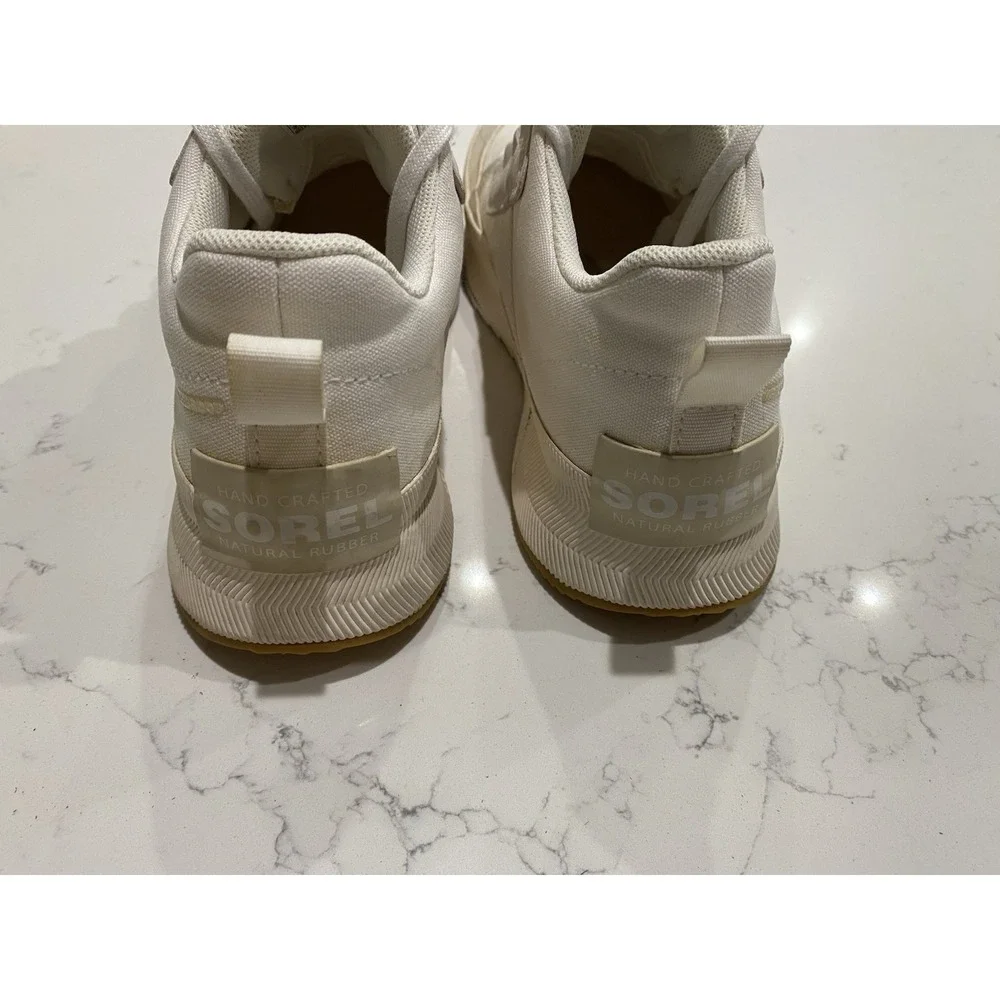 Sorel Women's Out N About III Low Waterproof Sneakers Sea‎ Salt / Chalk - Size 9